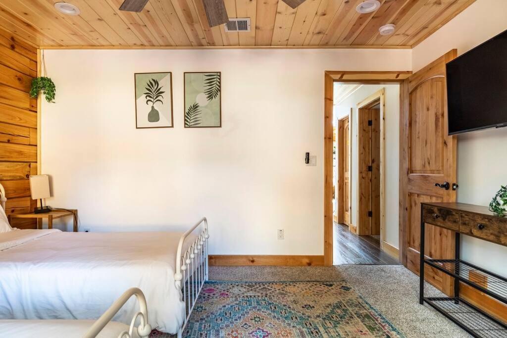 Modern Family Cabin Mins To Lake, Slopes & Hikes Big Bear City Extérieur photo